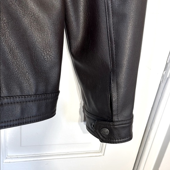 G A Milano NWT Black Faux Leather Bomber Jacket Sleek Fitted Design - Picture 6 of 15